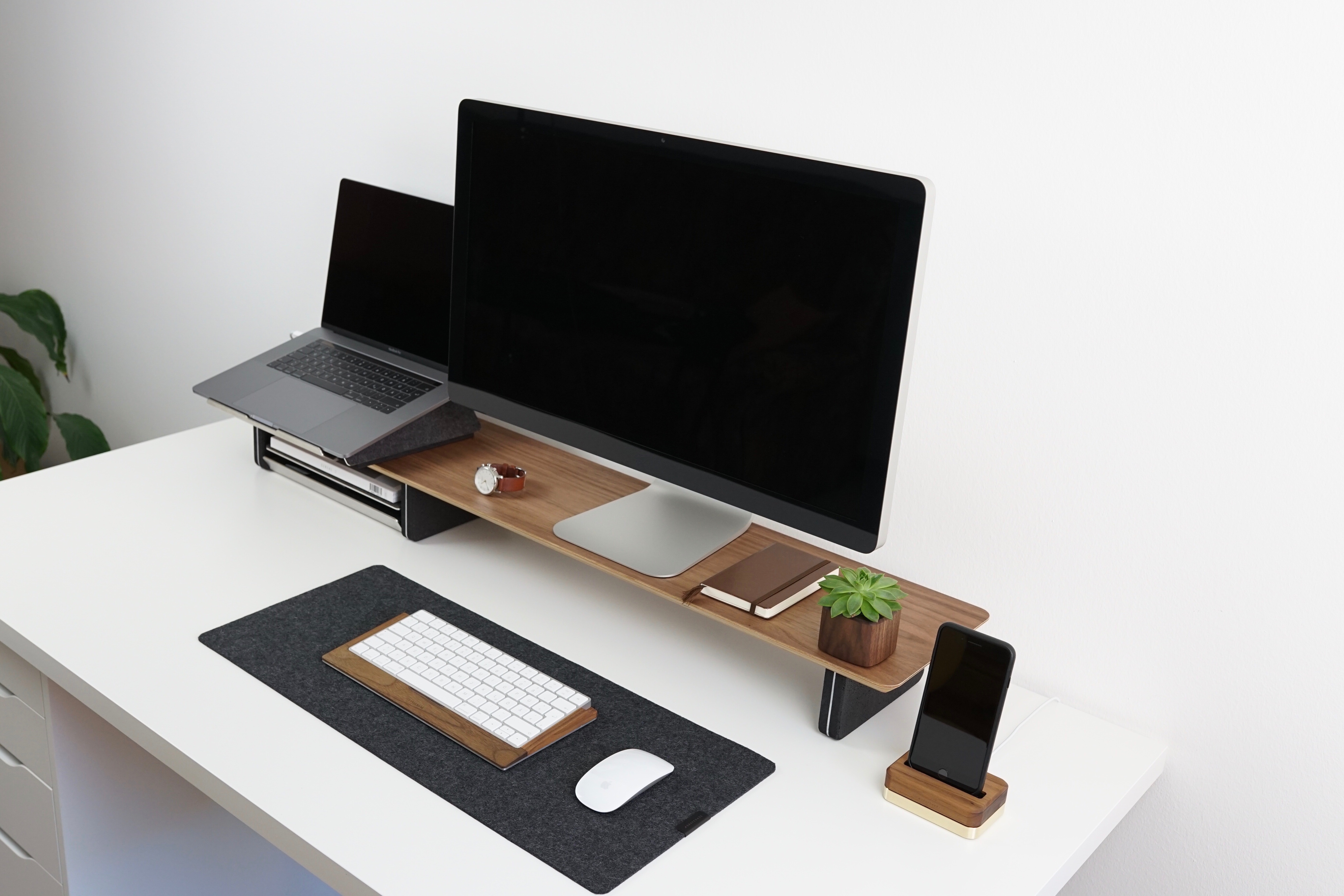 Akcesoria do laptopa - stacja dokująca, monitor, myszka